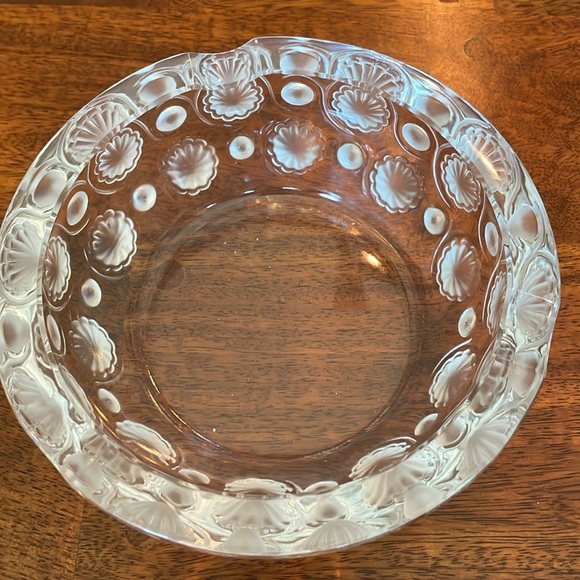 VINTAGE LALIQUE CRYSTAL SEASHELL & DOTS ASHTRAY - Picture 2 of 7